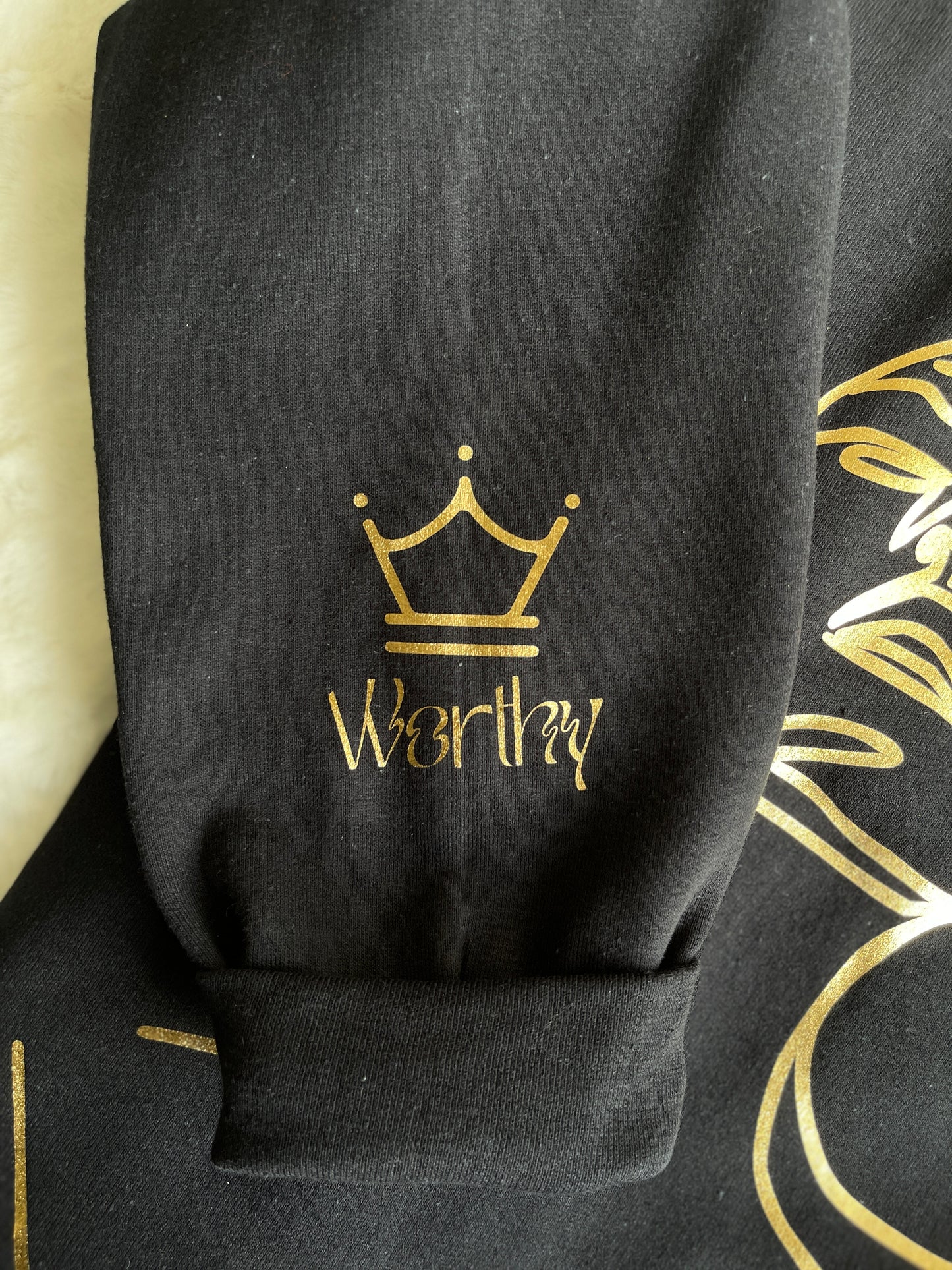 Worthy Line Art (Gold)