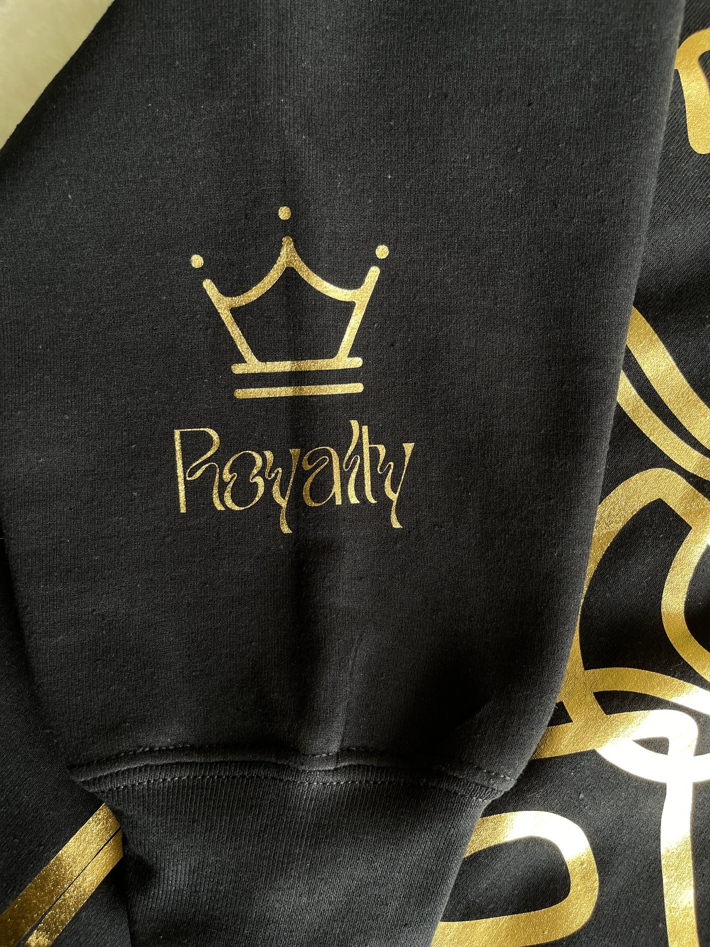 Royalty Line art (Gold)